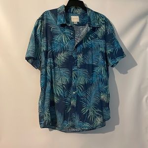 American Eagle Outfitters Bottom Down Shirt Short Sleeve XL Blue Tropical